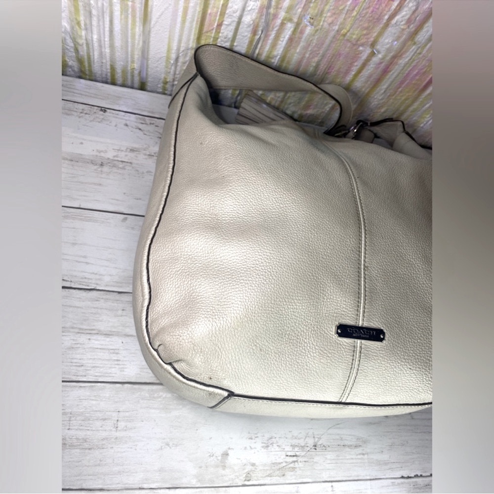 Coach Pearl Pebble Leather Elegant Leather Hobo Shoulder Bag with Tassel - Picture 3 of 6